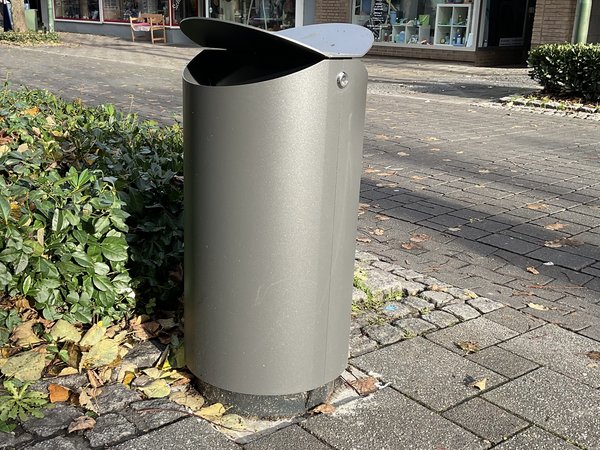 Neue Abfallbehälter für Sunderns Innenstadt