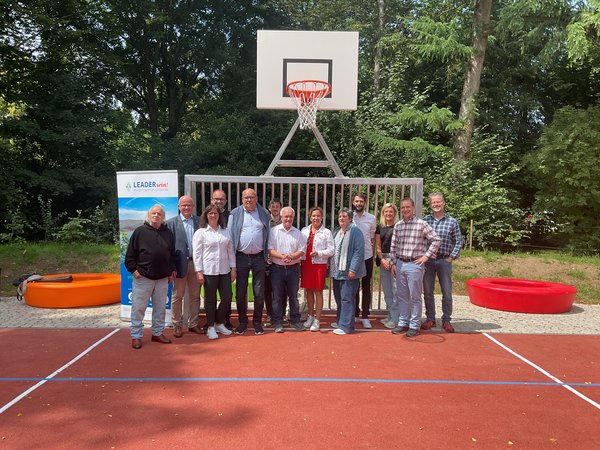 Eröffnung des neuen Multifunktionssportplatzes in Amecke 