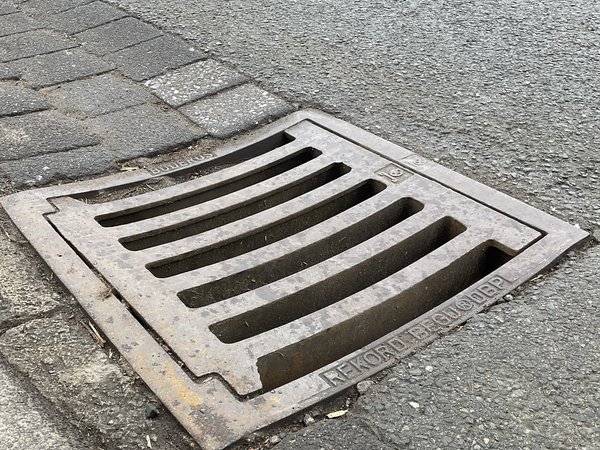 Reinigung der Sinkkästen im Stadtgebiet