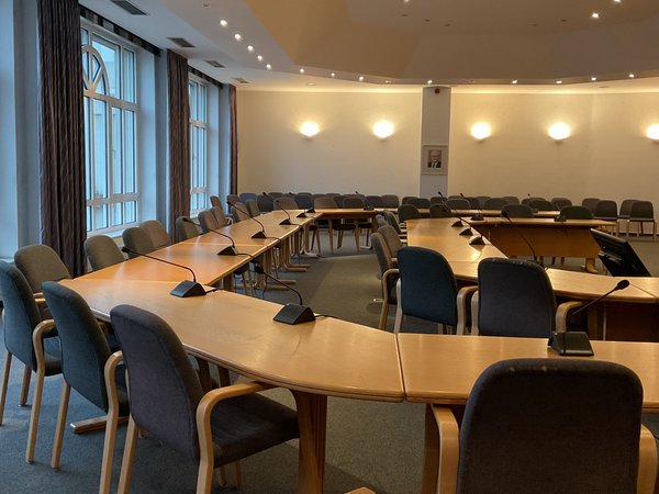 Ratssaal der Stadt Sundern - Hier werden die politischen Entscheidungen getroffen.