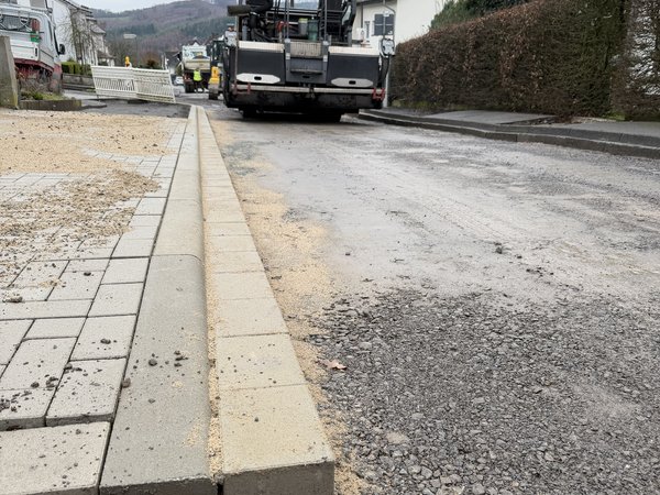 Straßensanierung in Brandhagen während der Bauphase