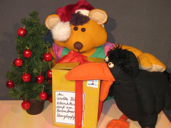 Puppentheater "Weihnachtspost für Wollebär" in der Stadtbibliothek Sundern