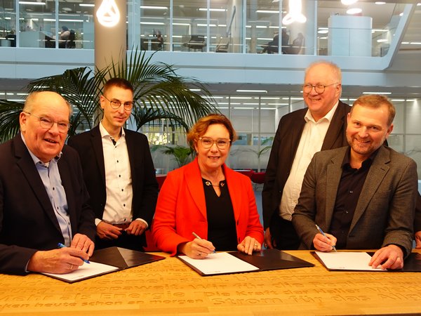 Unterzeichnung des Kooperationsvertrages für Windpark in Sundern