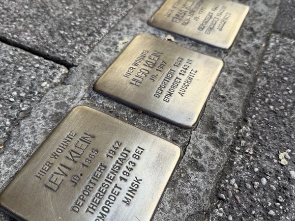 Stolpersteine für die Familie Klein in Sundern