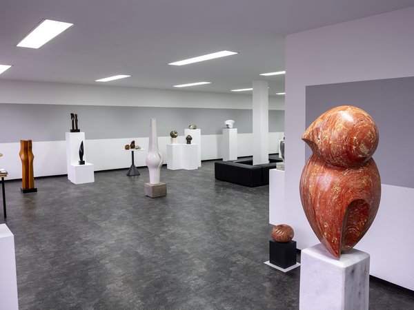 Einblicke in die Kunstausstellung „Kantige Linien“ von Johannes Dröge