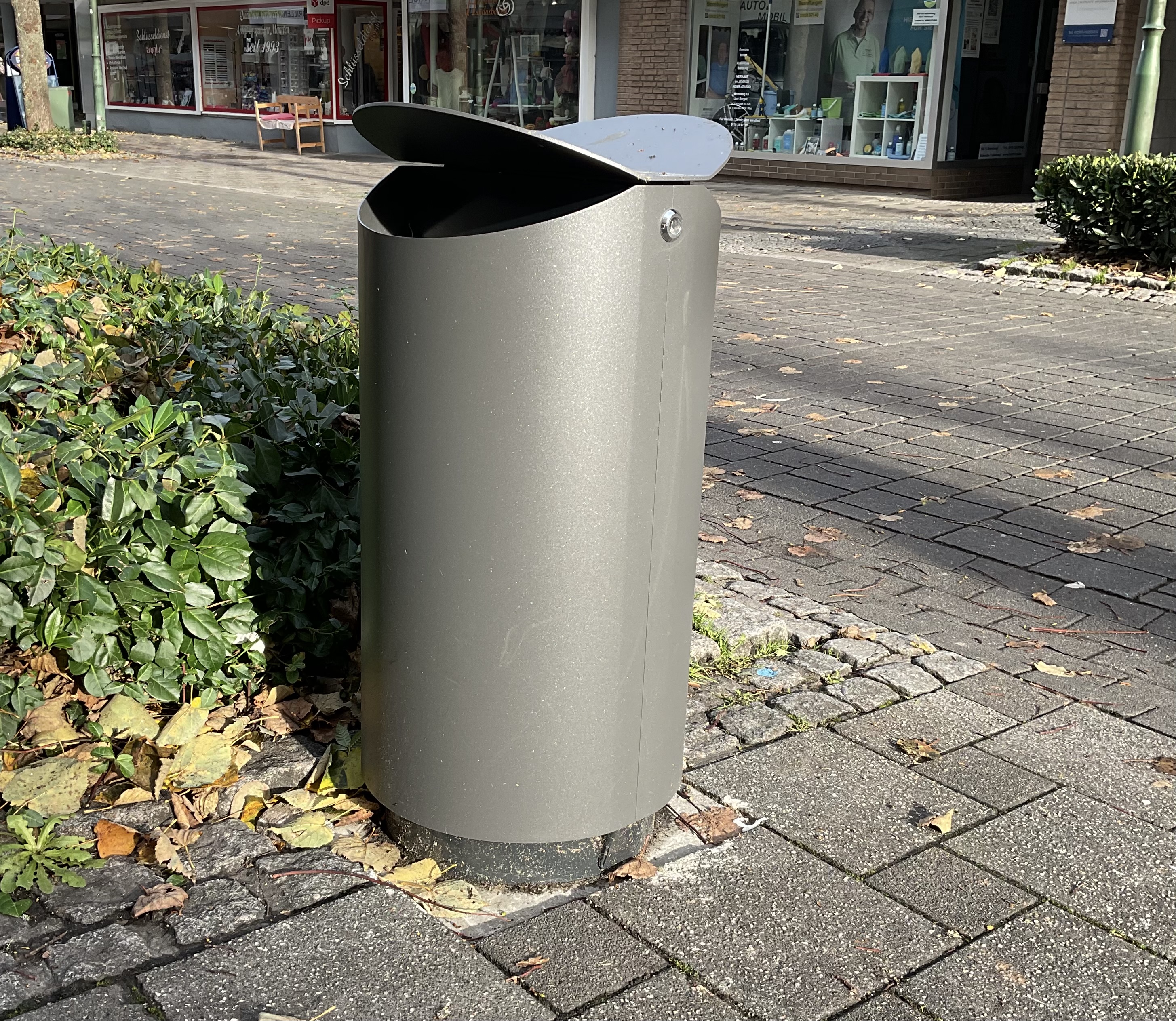Neue Abfallbehälter für Sunderns Innenstadt