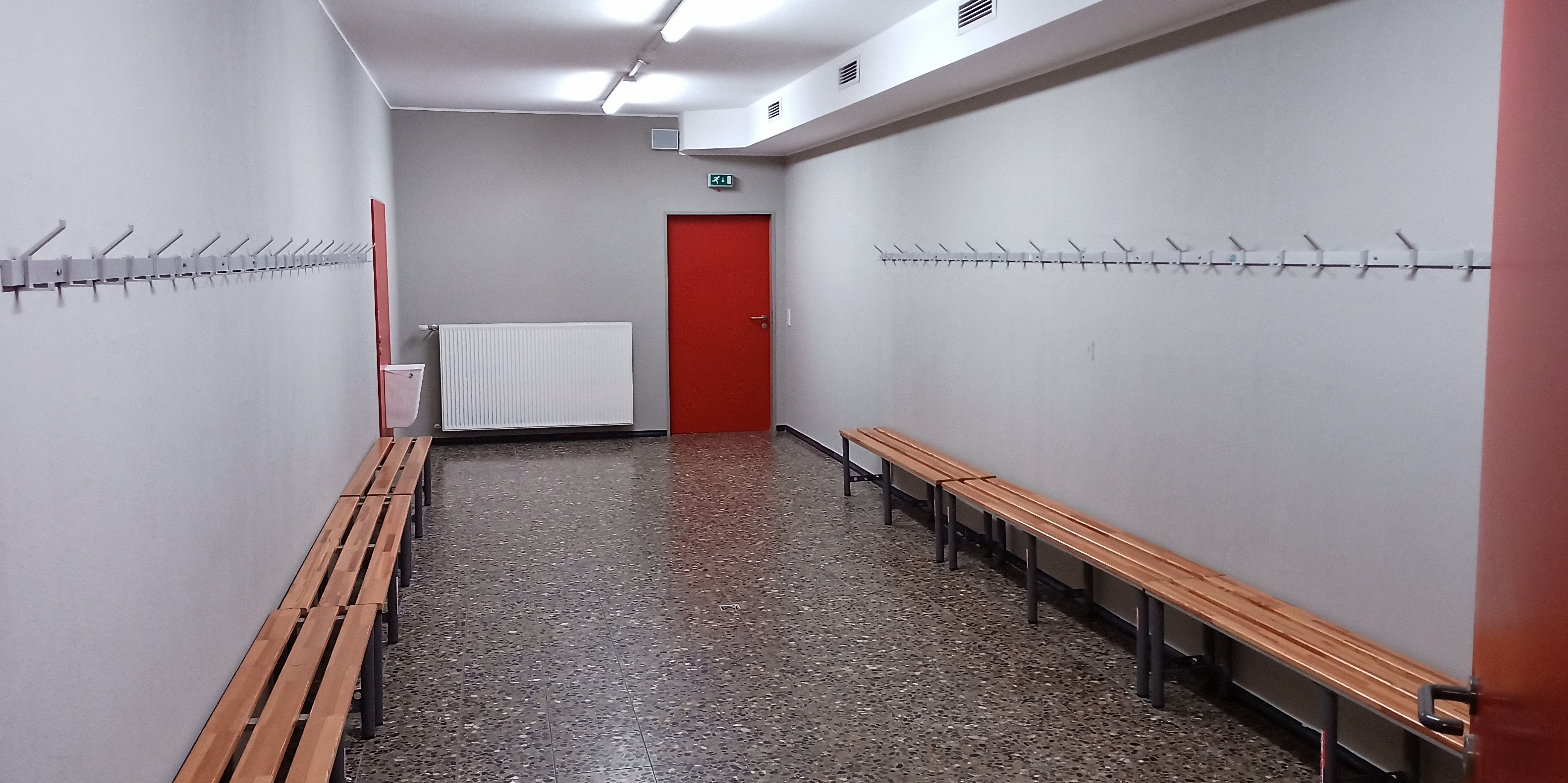 Damen-Umkleiden in der Dreifachsporthalle Sundern
