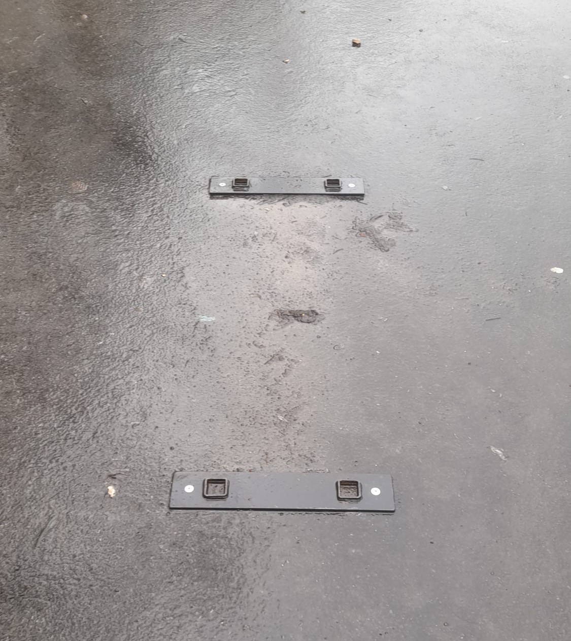 Halterung der beschädigten Skater-Rampe am Schweinsohl 