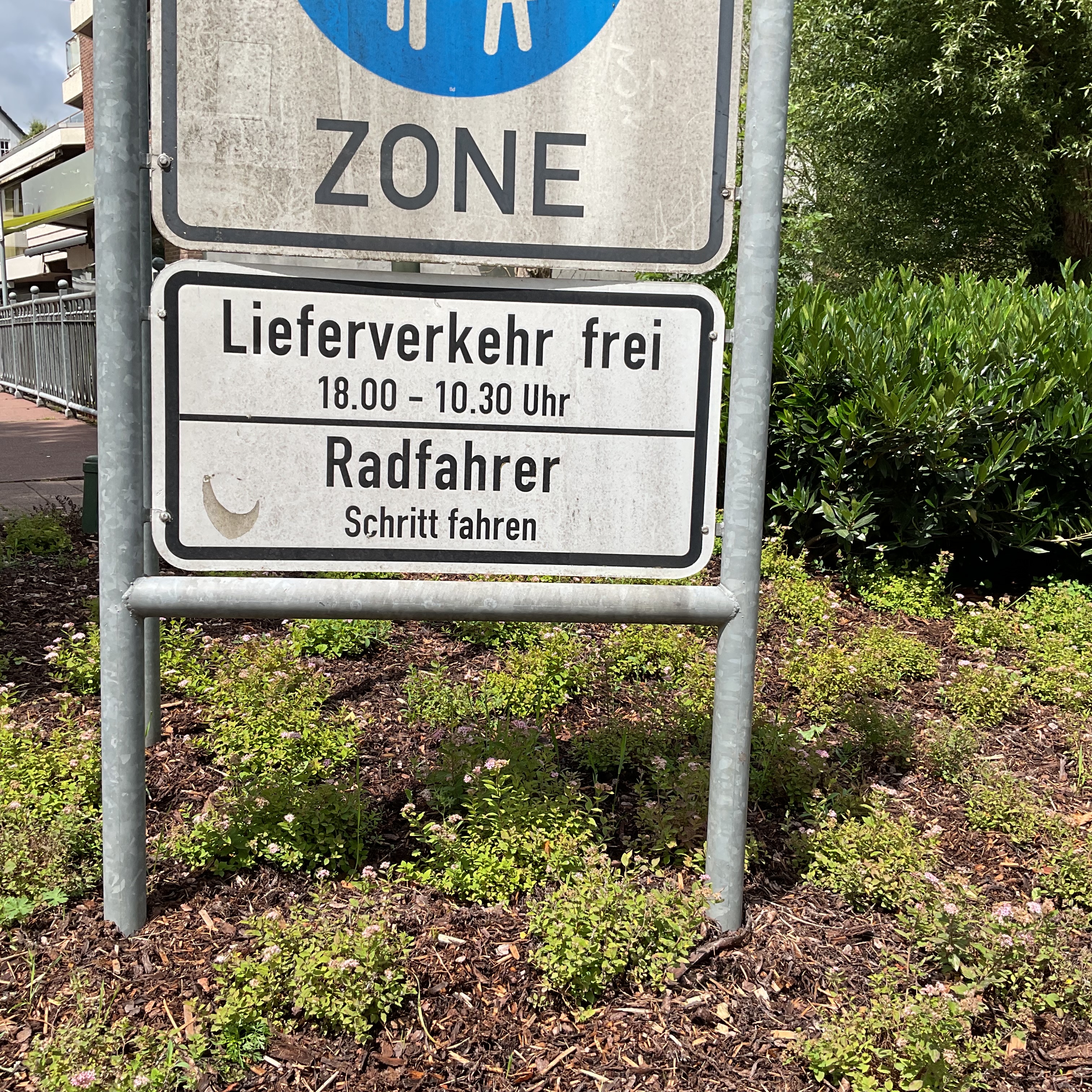 Lieferverkehr frei in der Fußgängerzone in Sundern