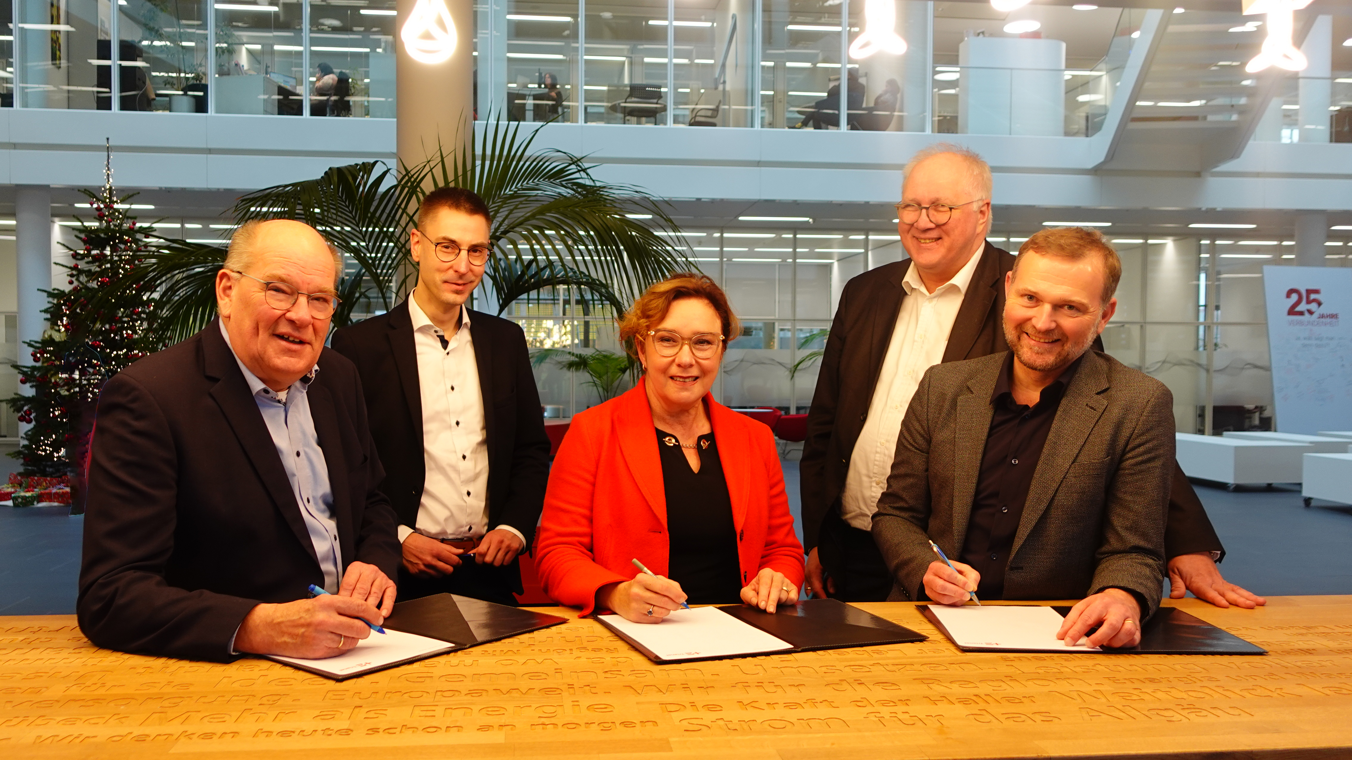 Unterzeichnung des Kooperationsvertrages für Windpark in Sundern