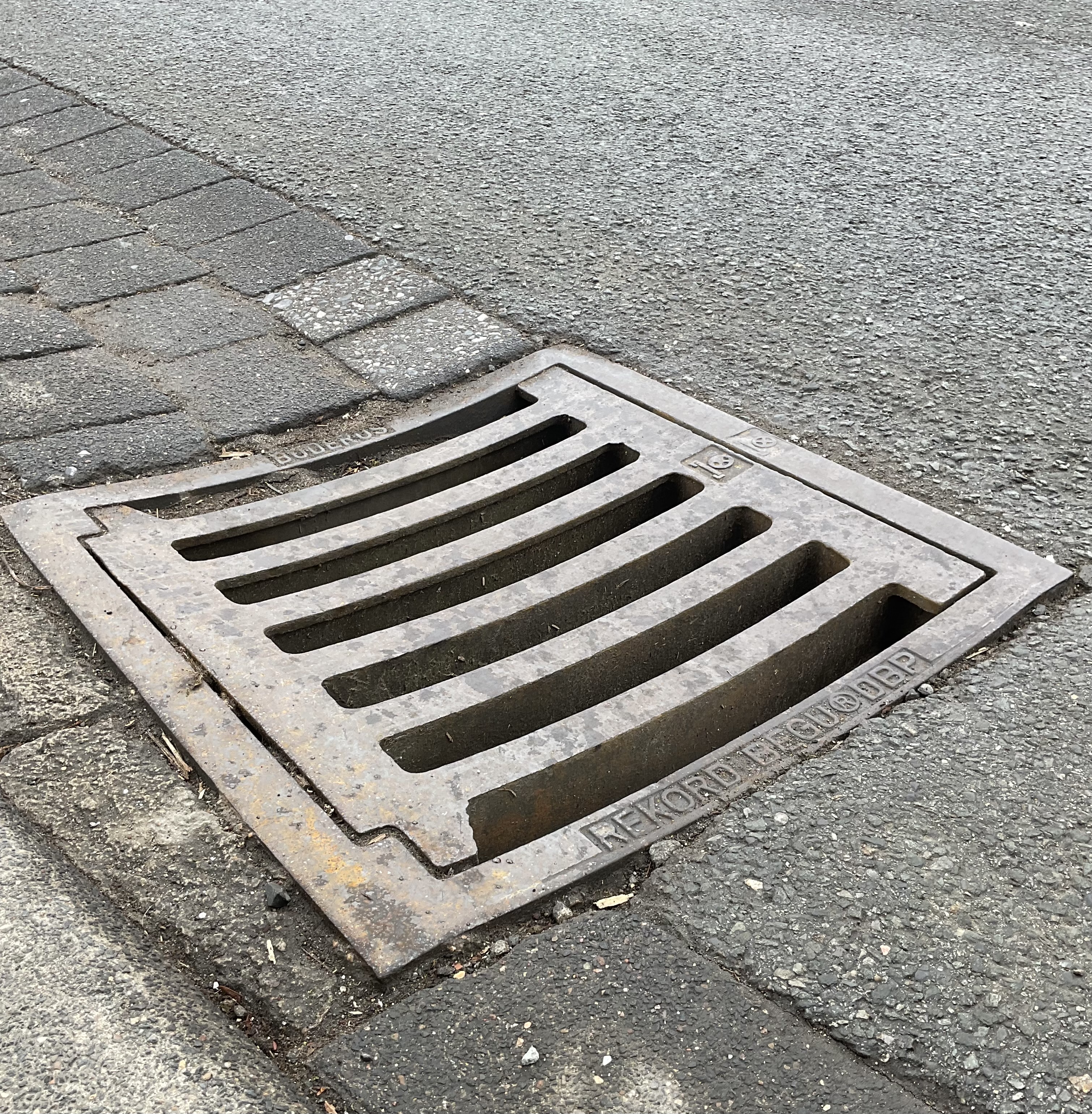 Reinigung der Sinkkästen im Stadtgebiet