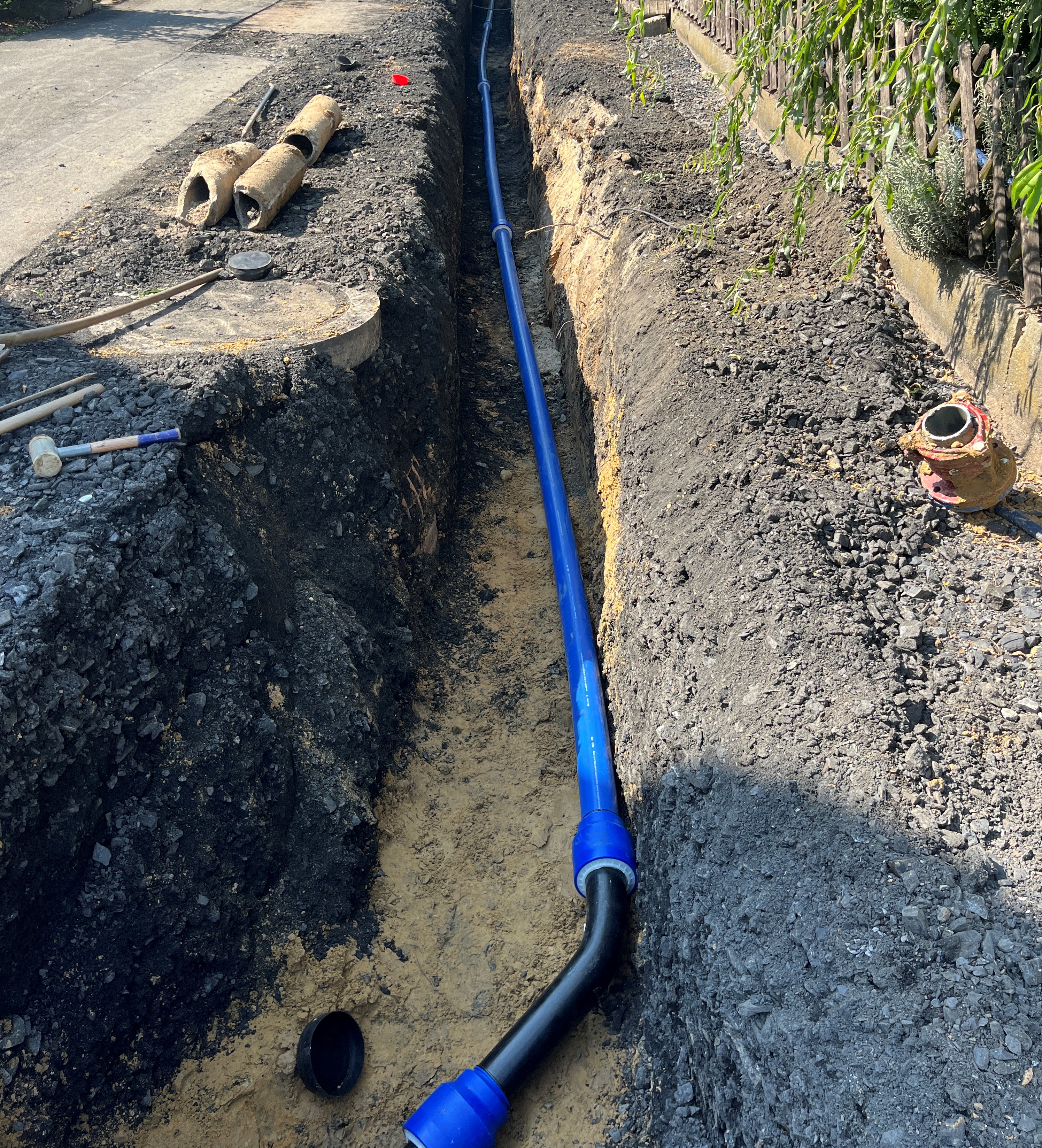 Erneuerungsarbeiten an einer Trinkwasserhauptleitung (Symbolbild)