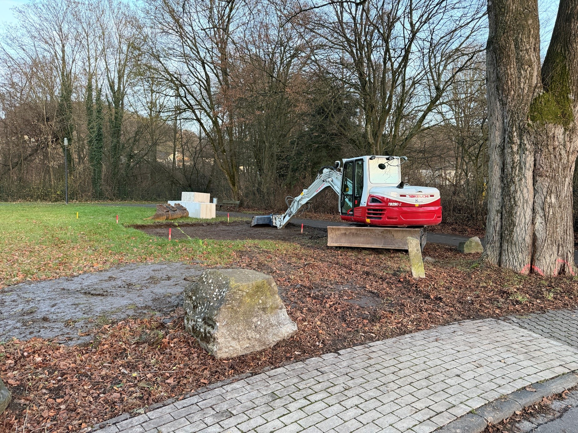 Start der Bauarbeiten für eine öffentliche WC-Anlage in Amecke