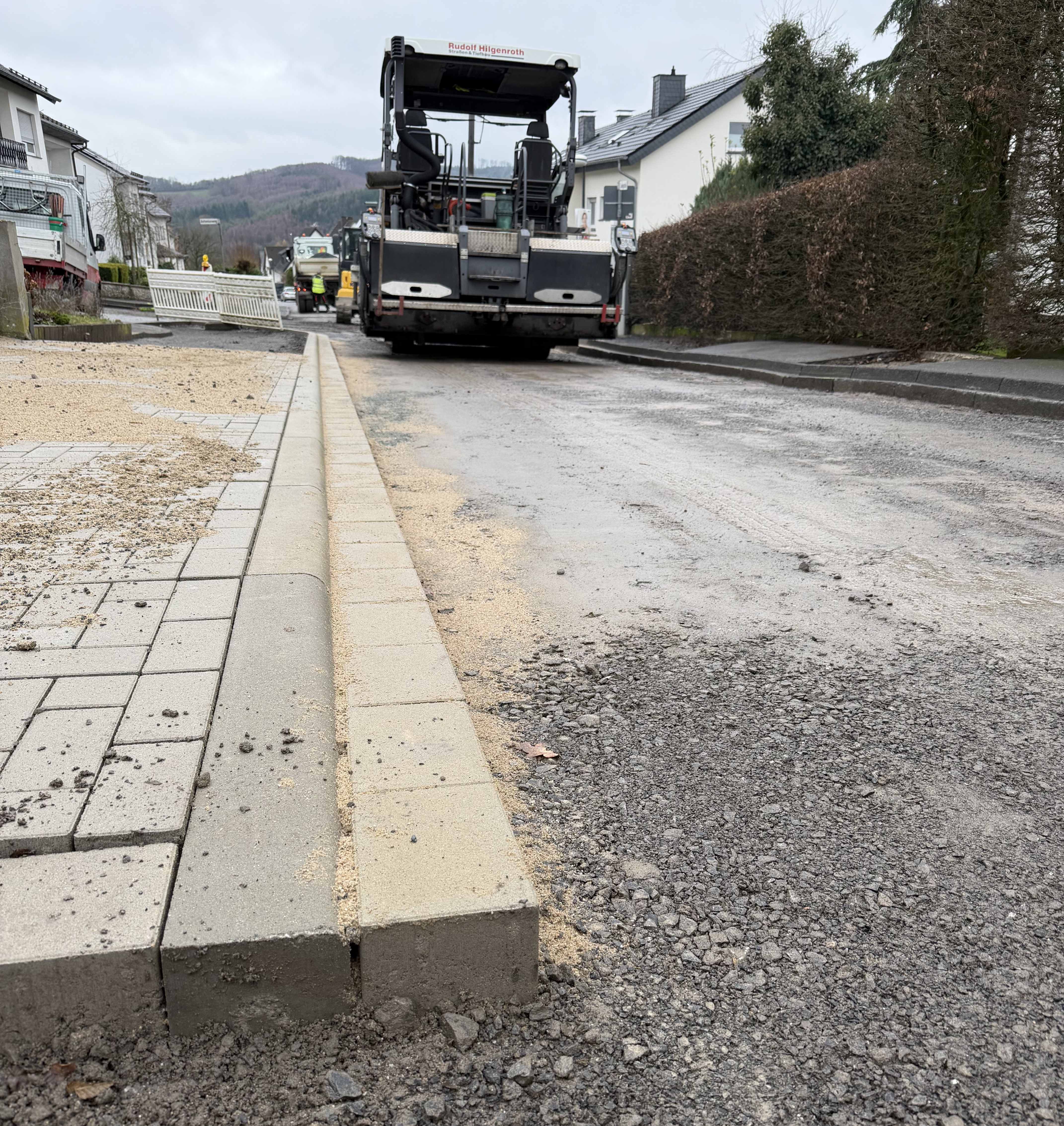 Straßensanierung in Brandhagen während der Bauphase