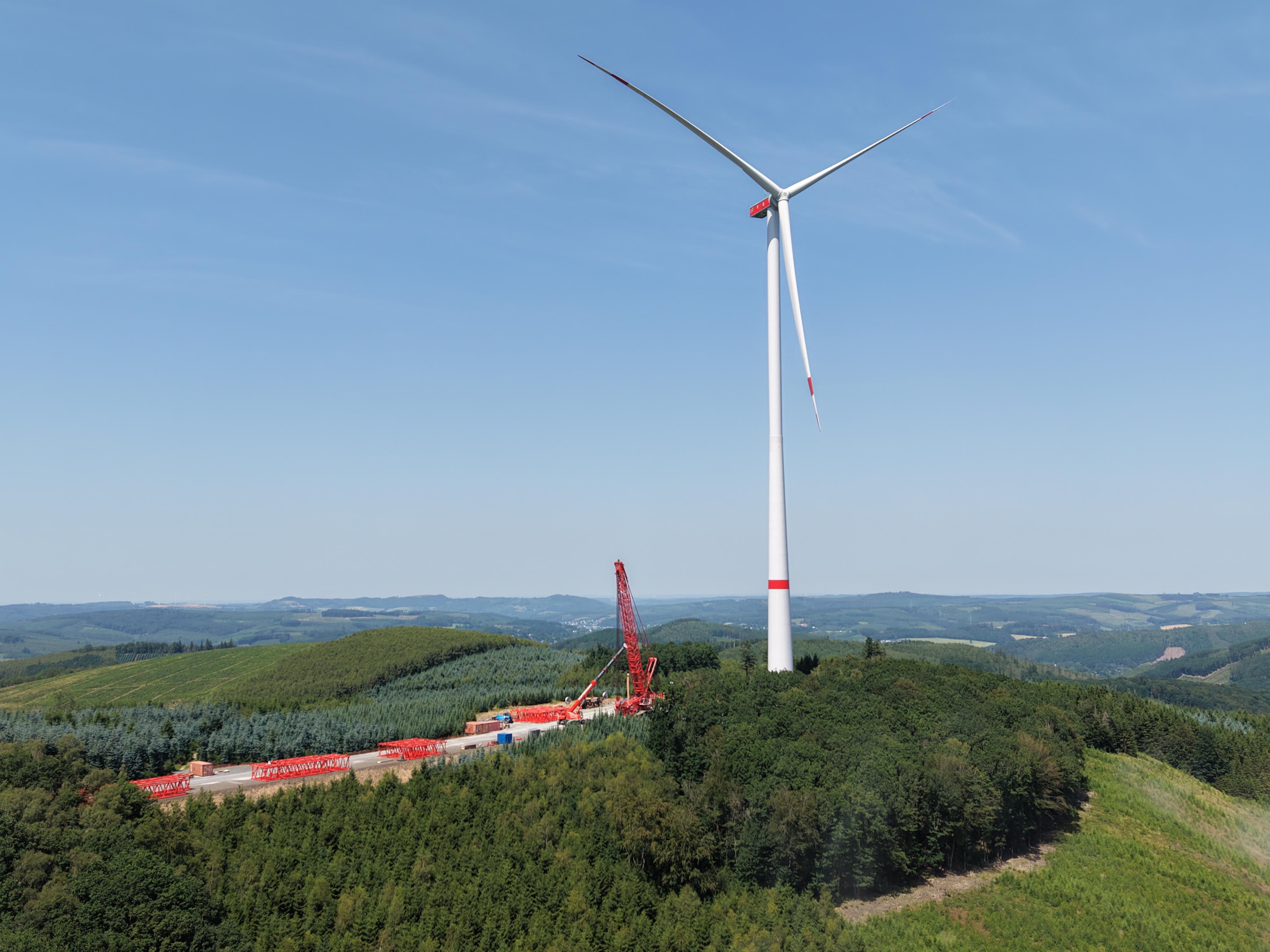 Einblick in den Windpark auf der Waldeshöhe