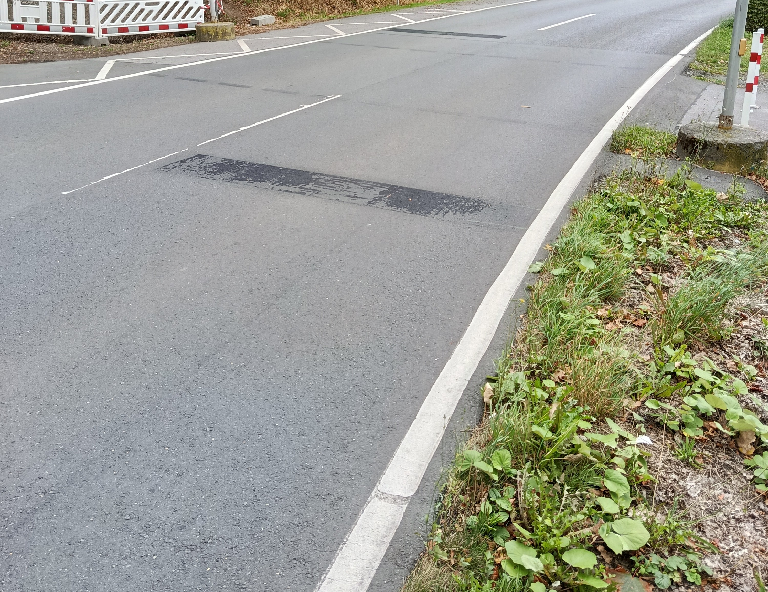 Entfernte Markierung auf der L687 in Langscheid 